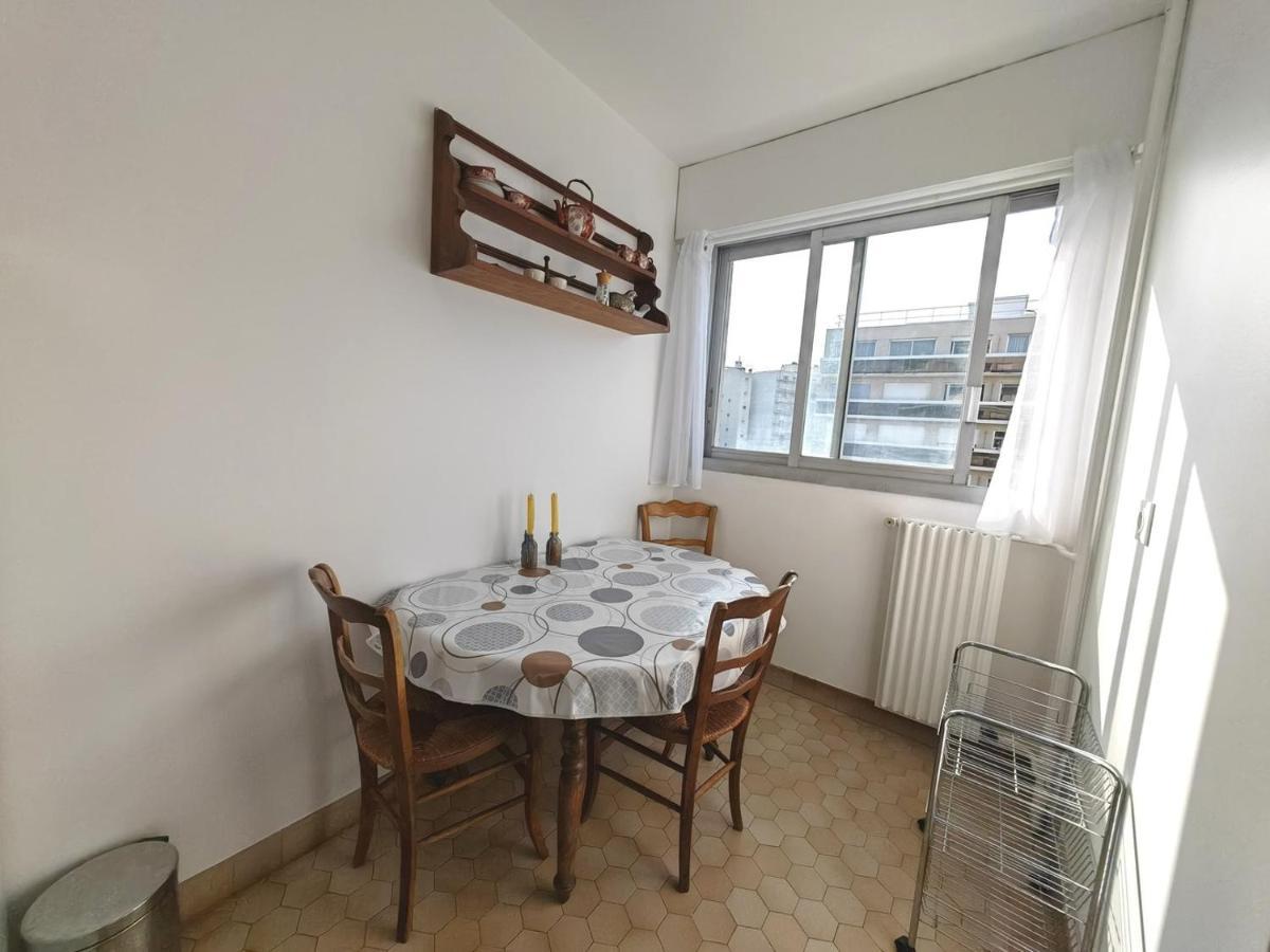 Appartement Avec Balcon Et Parking A Paris Alesia Exterior foto
